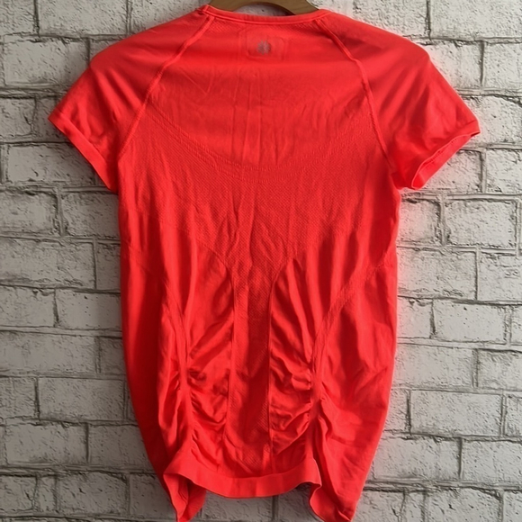 NWT Athleta Fastest Track Short Sleeve Crew Neck TEE Size Small coral Orange - Picture 5 of 12